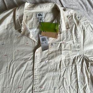Short sleeve Quiksilver button up